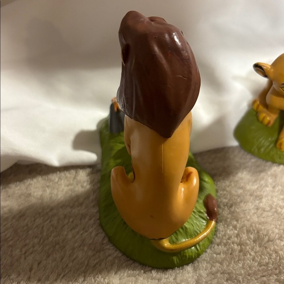 Three piece Disney Lion King Figurine Set Pumbaa,  cub simba, Mufasa - Picture 4 of 12